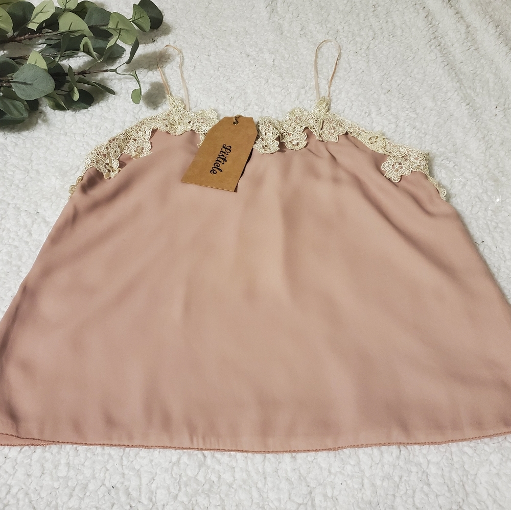 NWT Listicle Floral Lace Trim Blush Tank Top